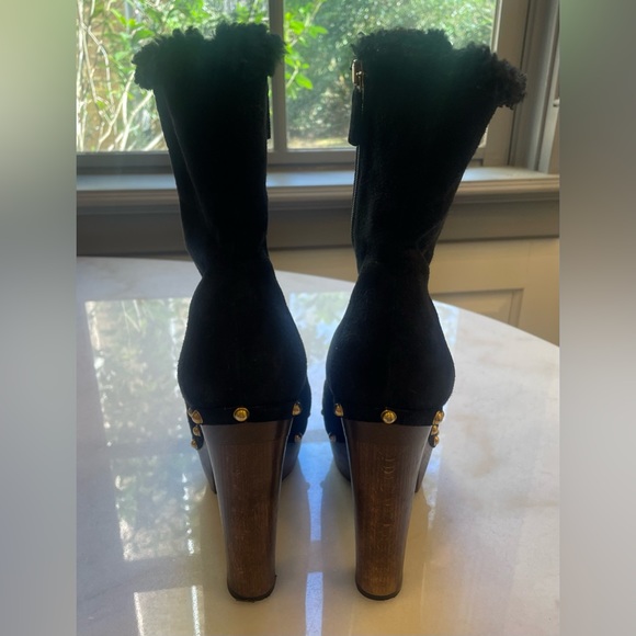 Gucci women’s Montana shearling boots, gold studs. Size 8, excellent condition - Picture 9 of 14